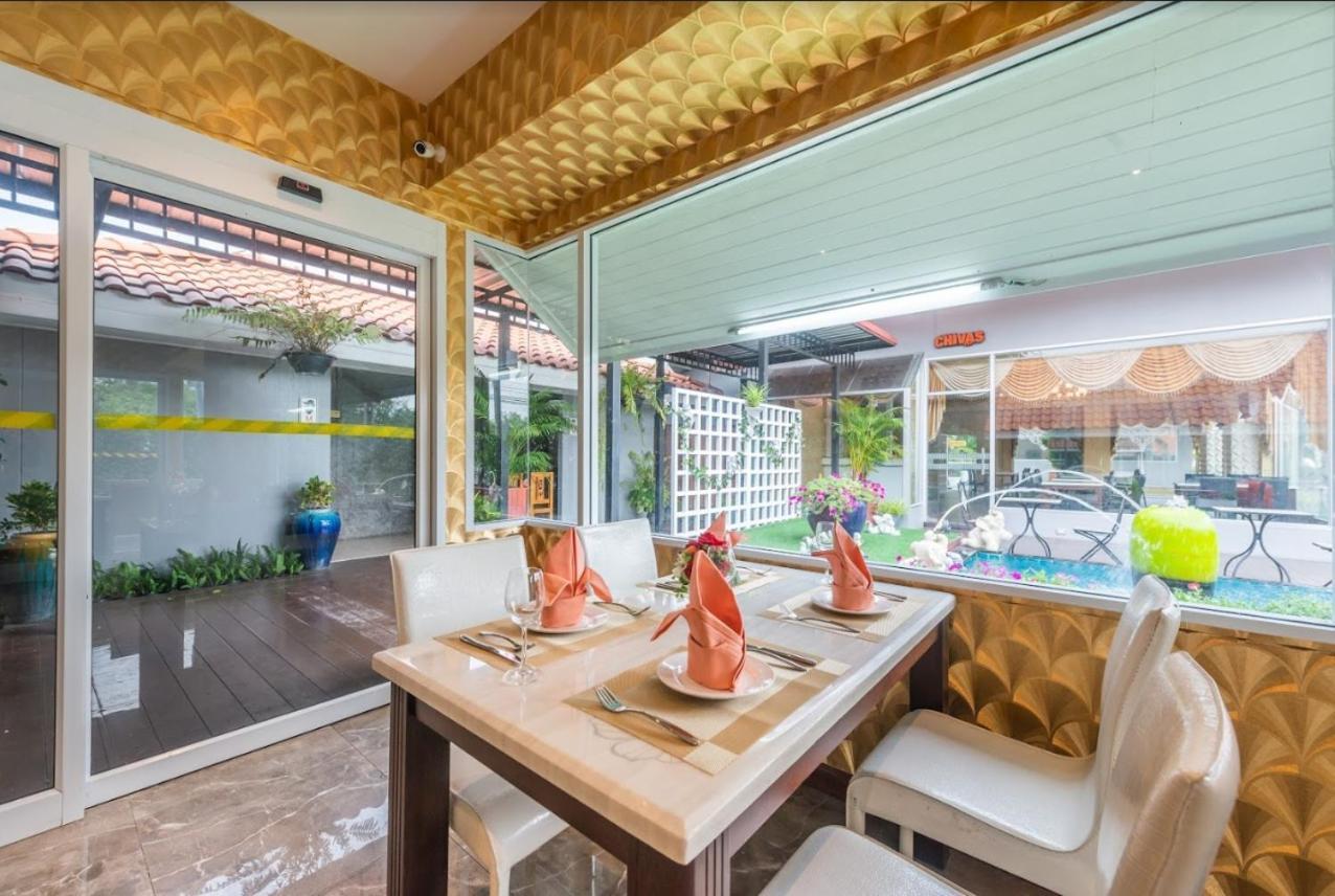 Hotel Napheera Royal Tel Ban Khlong Bang Krathiam Exterior foto